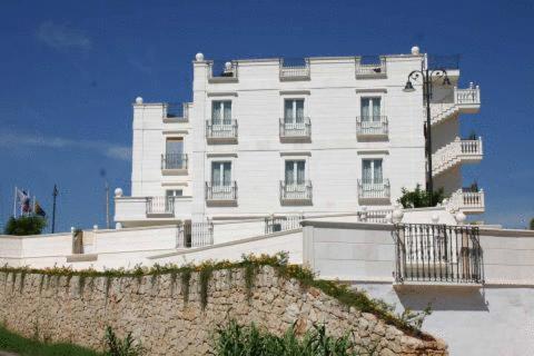 Hotel Madonna Delle Grazie Ceglie Messapica Bagian luar foto