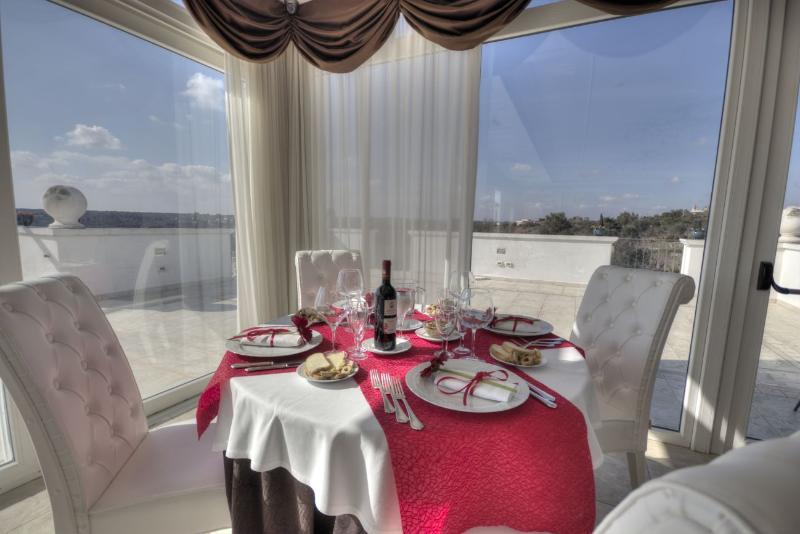 Hotel Madonna Delle Grazie Ceglie Messapica Bagian luar foto