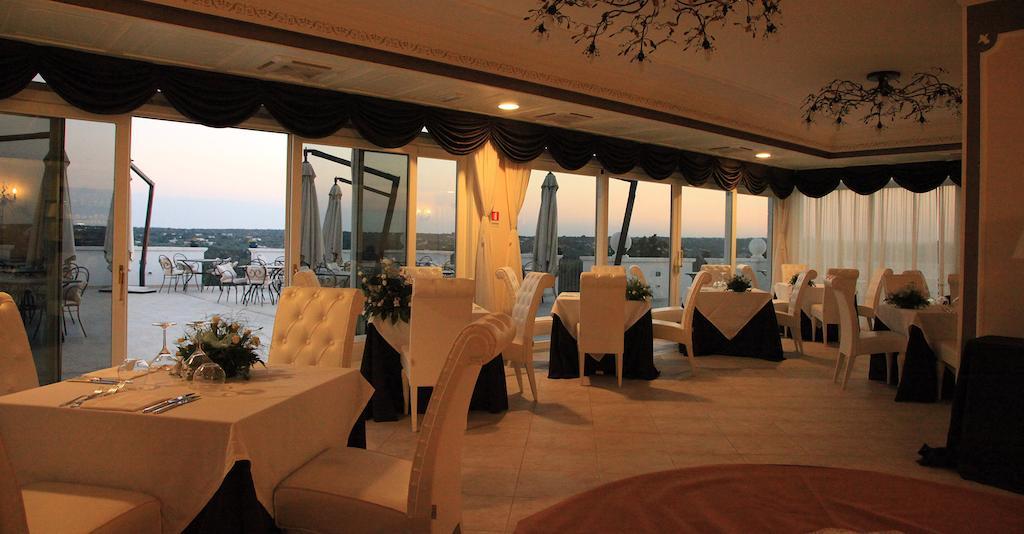 Hotel Madonna Delle Grazie Ceglie Messapica Bagian luar foto